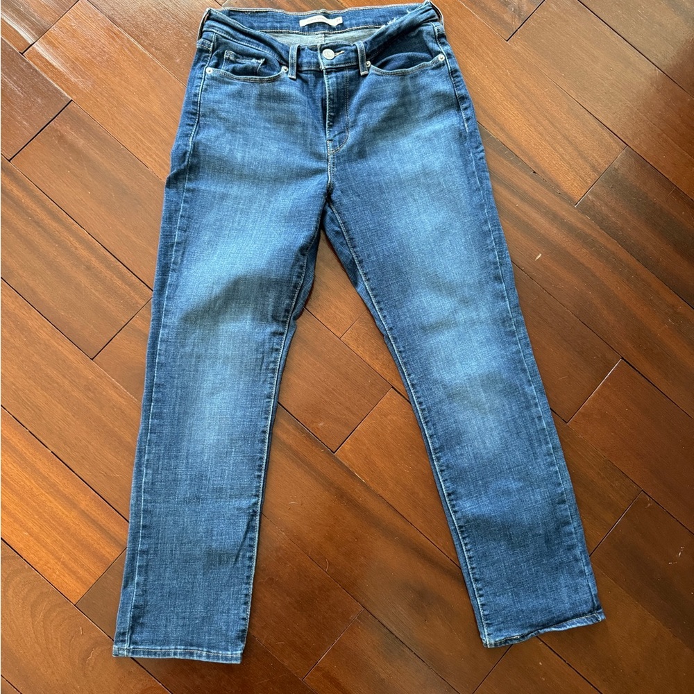 Levi’s straight leg jeans